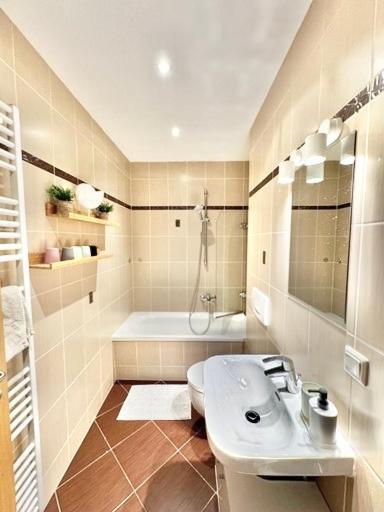 Holiday Appartement,Kostenfrei Parkplatz,Innenstadt,3 Bdr,6 Personen,Babybett Будишин Екстер'єр фото
